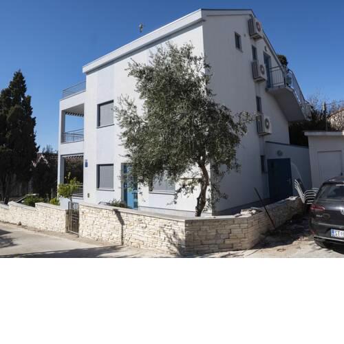 Lovely Apartment in Novalja with Patio near Seabeach