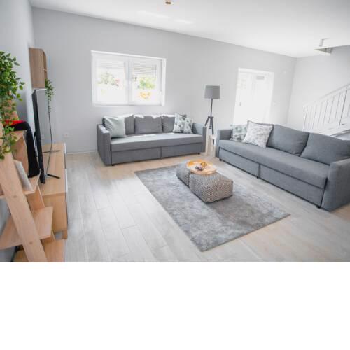 Lovely Holiday Home in Lovinac with Garden