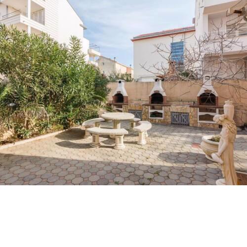 Lovely Holiday Home in Novalja with Garden