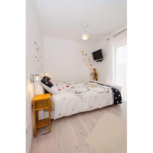Lovely Room Suzy
