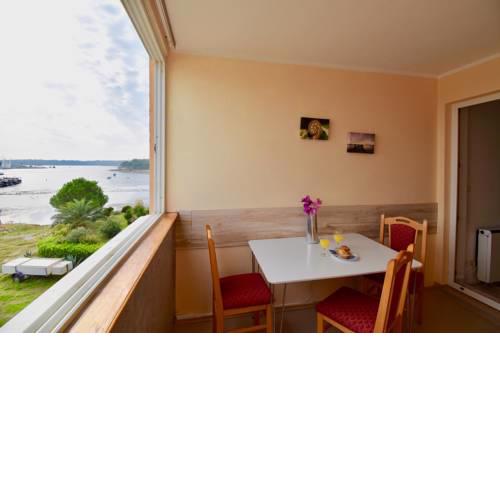 Lovely SEA VIEW apartment near the harbour