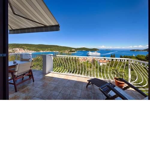LuceIssa (Beautiful Seaview Apartment)