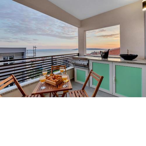 Lux app Caruso with hot tube and amazing sea view