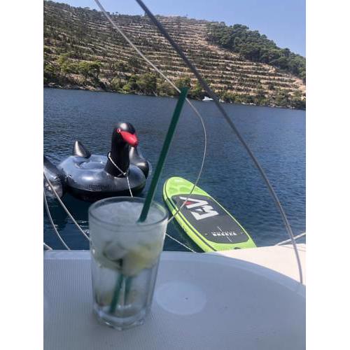 LUX CATAMARAN AURA