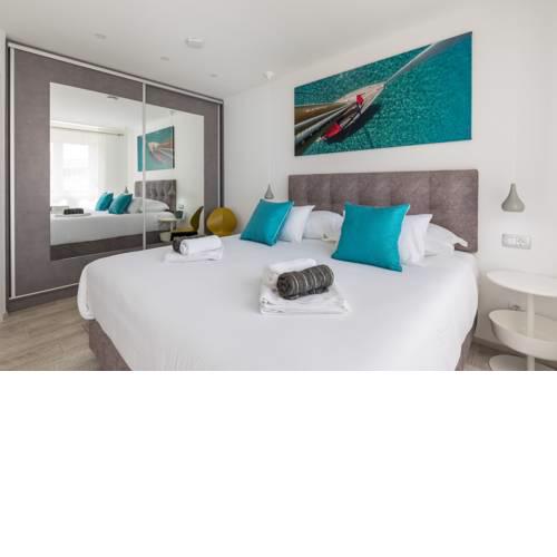LUX CITY CENTER| EN SUITE BATHROOM| BALCONY