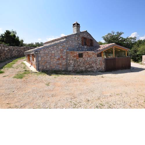 Luxurious Holiday Home in Risika with Private Beach