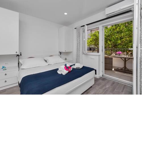 Luxurious studio apartment Toma