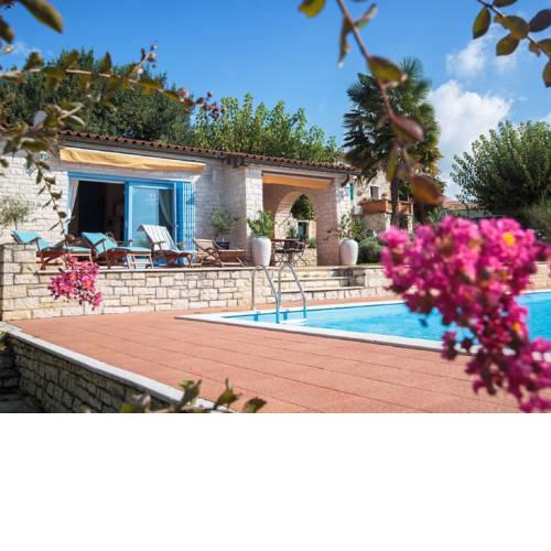 Luxurious Villa in Baderna with Swimming Pool