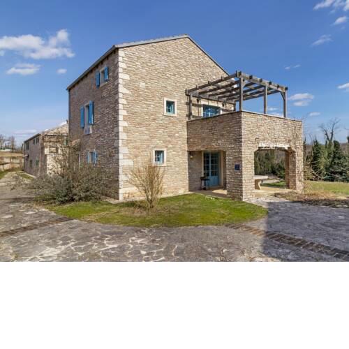 Luxurious Villa in Pazin with Swimming Pool