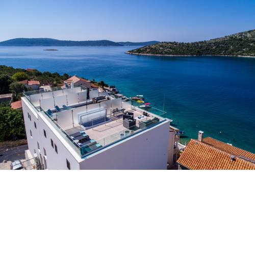 Luxury 3 Floors Seaside Apartment only 25 min from Split Airport! No.4