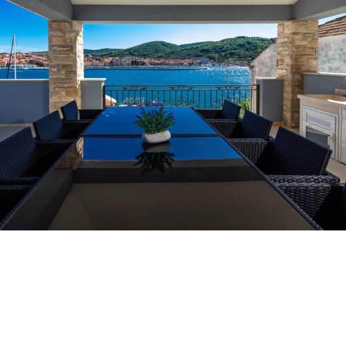 Luxury Apartment with Stunning Views No 3