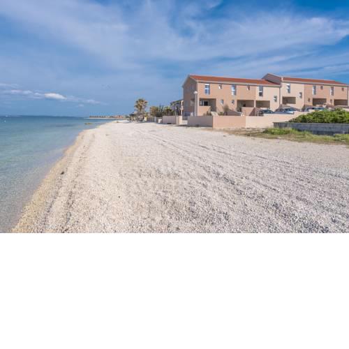 LUXURY APARTMENTS - LA VIR 1 & 2