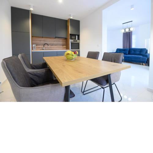 Luxury Apartments Leonika