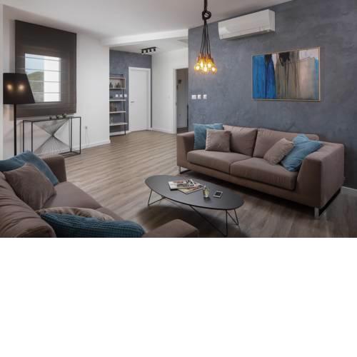 Luxury design penthouse (115m2) near the sea