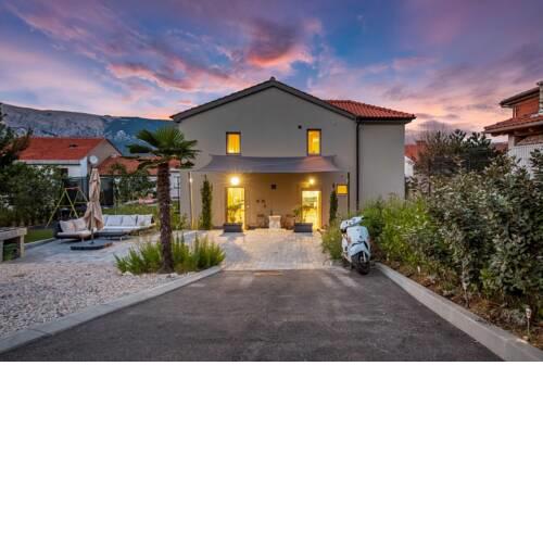 Luxury Duplex Tarari House