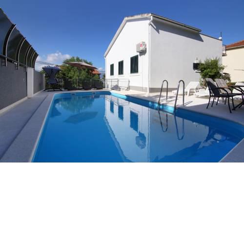 Luxury House with Pool