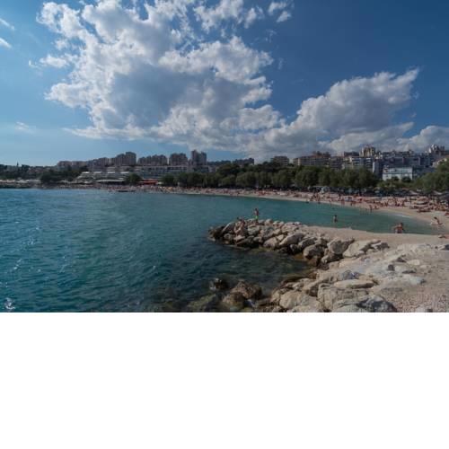 Luxury Rooms Near the Beach