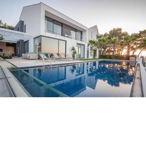 Luxury Seafront Villa Supreme Sutivan with private pool, jacuzzi, sauna and gym at the beach in Sutivan - Brac