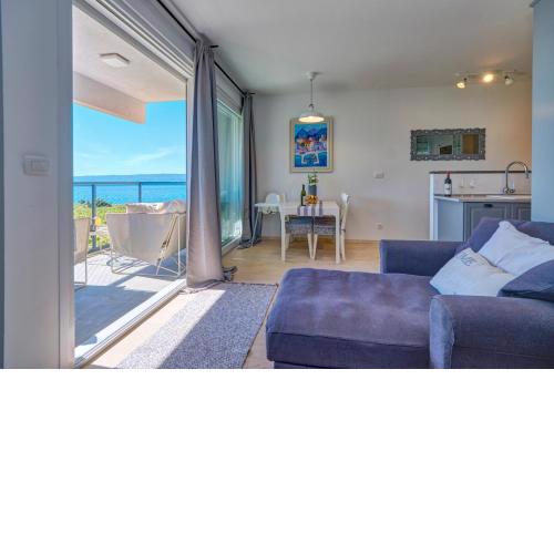 Luxury Seaside Apartment