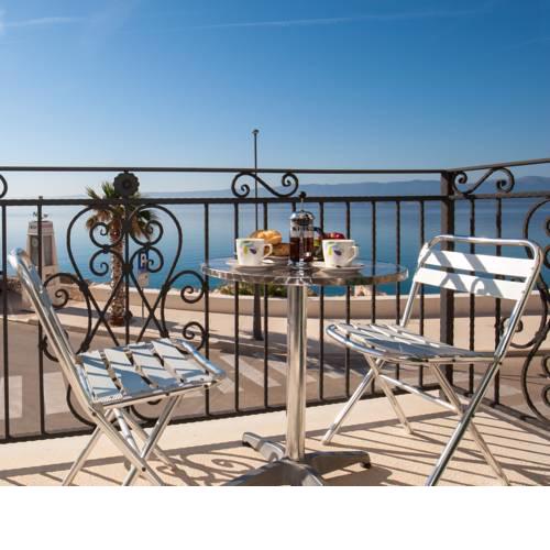 Luxury Seaside Apartments