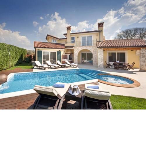 Luxury villa for up to 8 persons with pool, BBQ, wine cellar and billiard