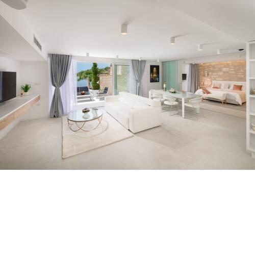 Luxury villa Gariful with jacuzzi in center of Hvar