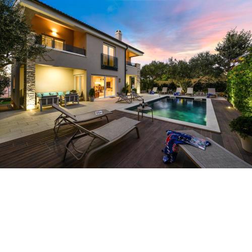 LUXURY VILLA GOGA