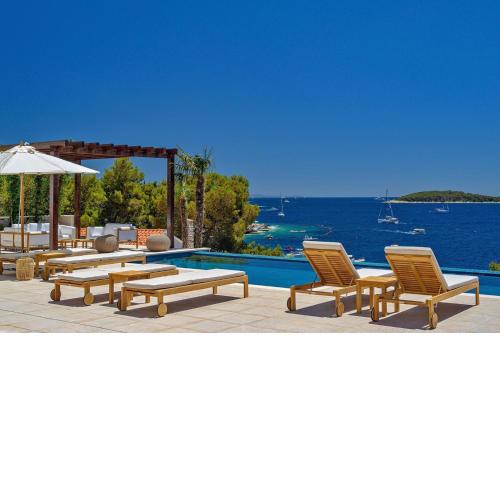 Luxury Villa Hvar Deluxe Palace 2 with pool at the beach