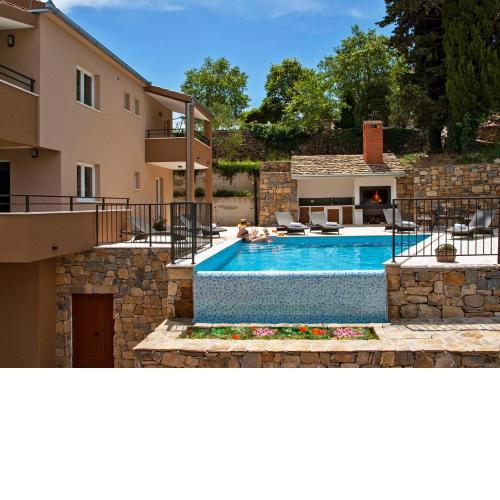 Luxury Villa Mosor, heated pool whirpool, near the see