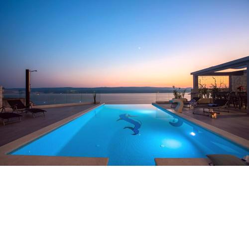 Luxury Villa POCRNJA -heated pool, sauna, jacuzzi, pool table