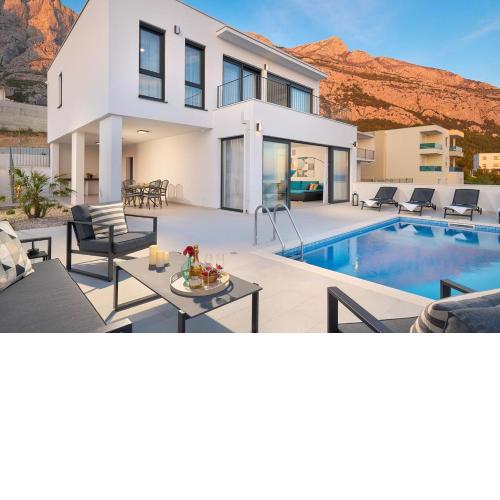 Luxury villa with a swimming pool Makarska - 19508