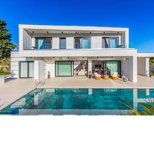 Luxury villa with an indoor and outdoor pool on the island of Krk