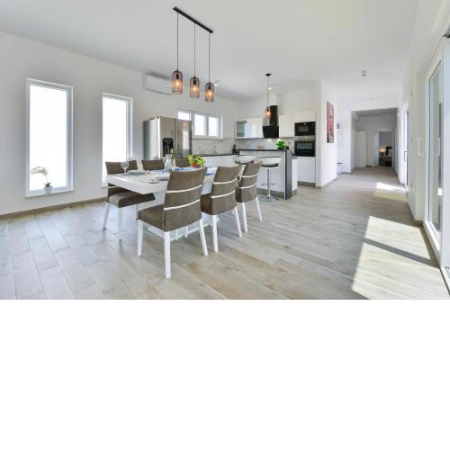 Luxury villa with pool near the beach 2