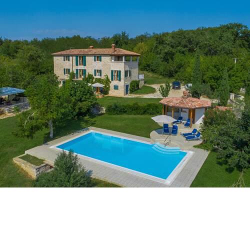 Luxury villa with private pool, fitness, yoga studio 3 floors, spacious garden