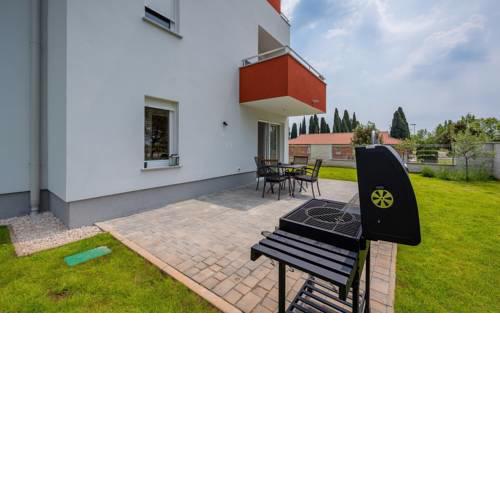 MAGNOLIJA house with apartment