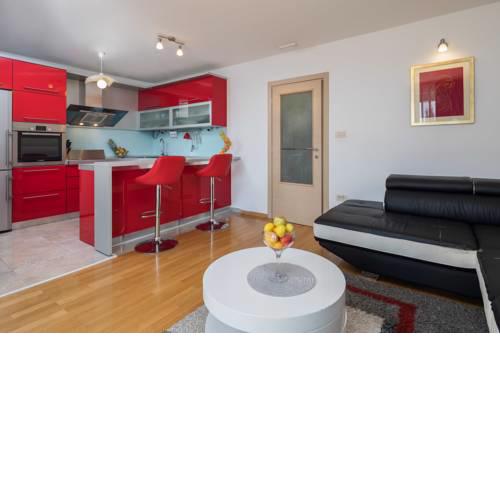 Majestic Beach Apartment Omis