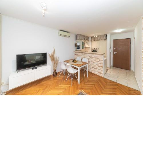 Malea suite