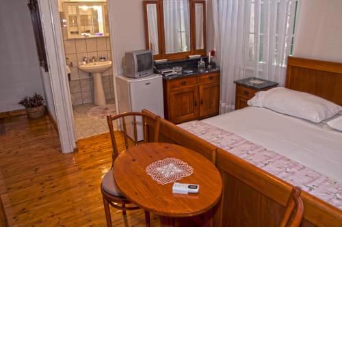 Marina Rooms