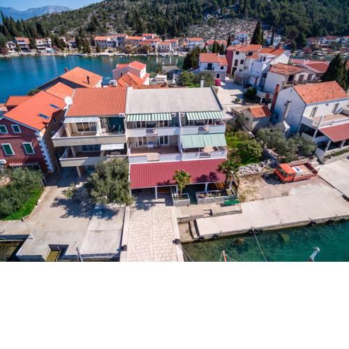 Marinus Apartments