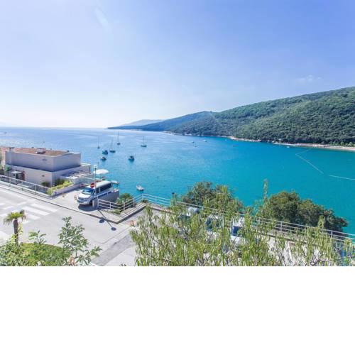 Cozy Apartment on Beach in Rabac