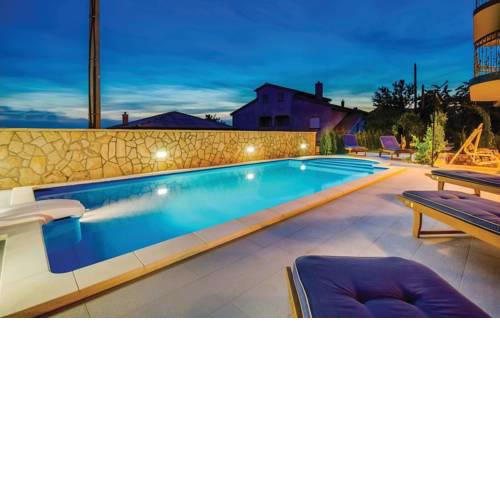 Maro Apartments