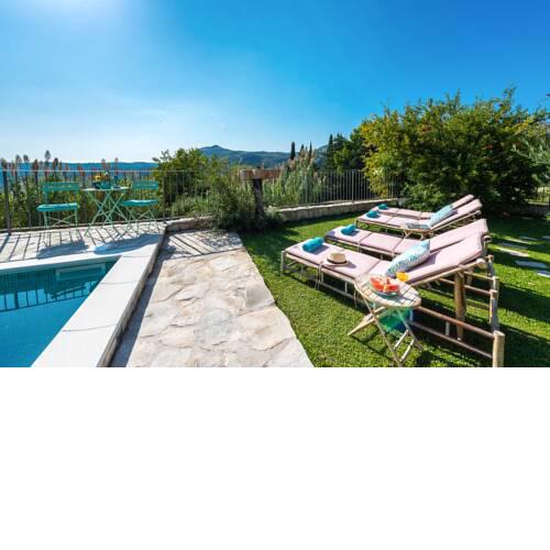 Martinovici Villa Sleeps 8 with Pool and Air Con