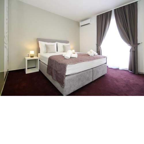 Maxim Rooms & Apartments