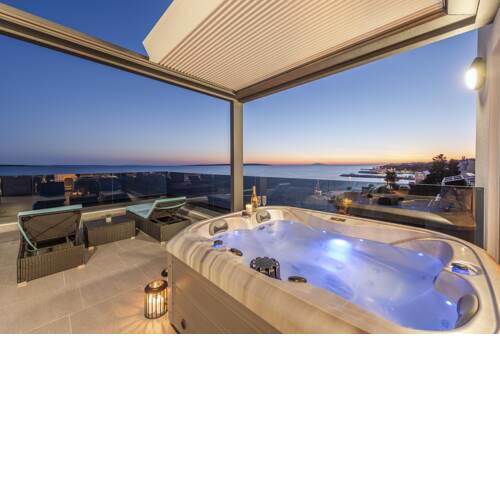 Mediteran luxury penthouse with jacuzzi