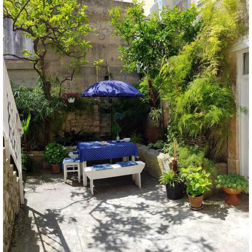 Mediterranean house in the center of Vis