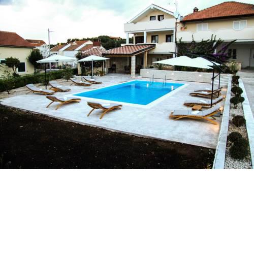 Merita Apartments