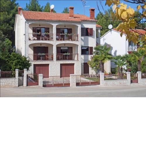 Mihaela Apartments