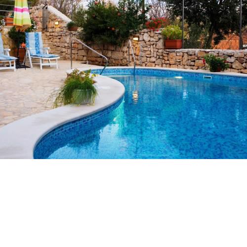 Milna Villa Sleeps 7 Pool Air Con WiFi