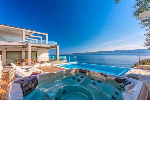 Mimice Villa Sleeps 10 Pool Air Con WiFi