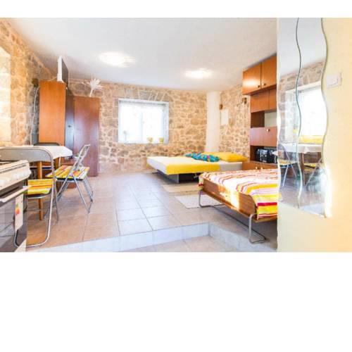 Mimoza Žofica studio-apartman